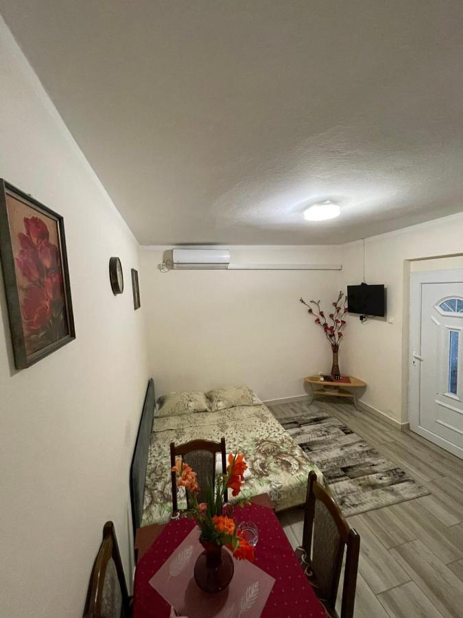 Apartmani Miro Требинье Экстерьер фото