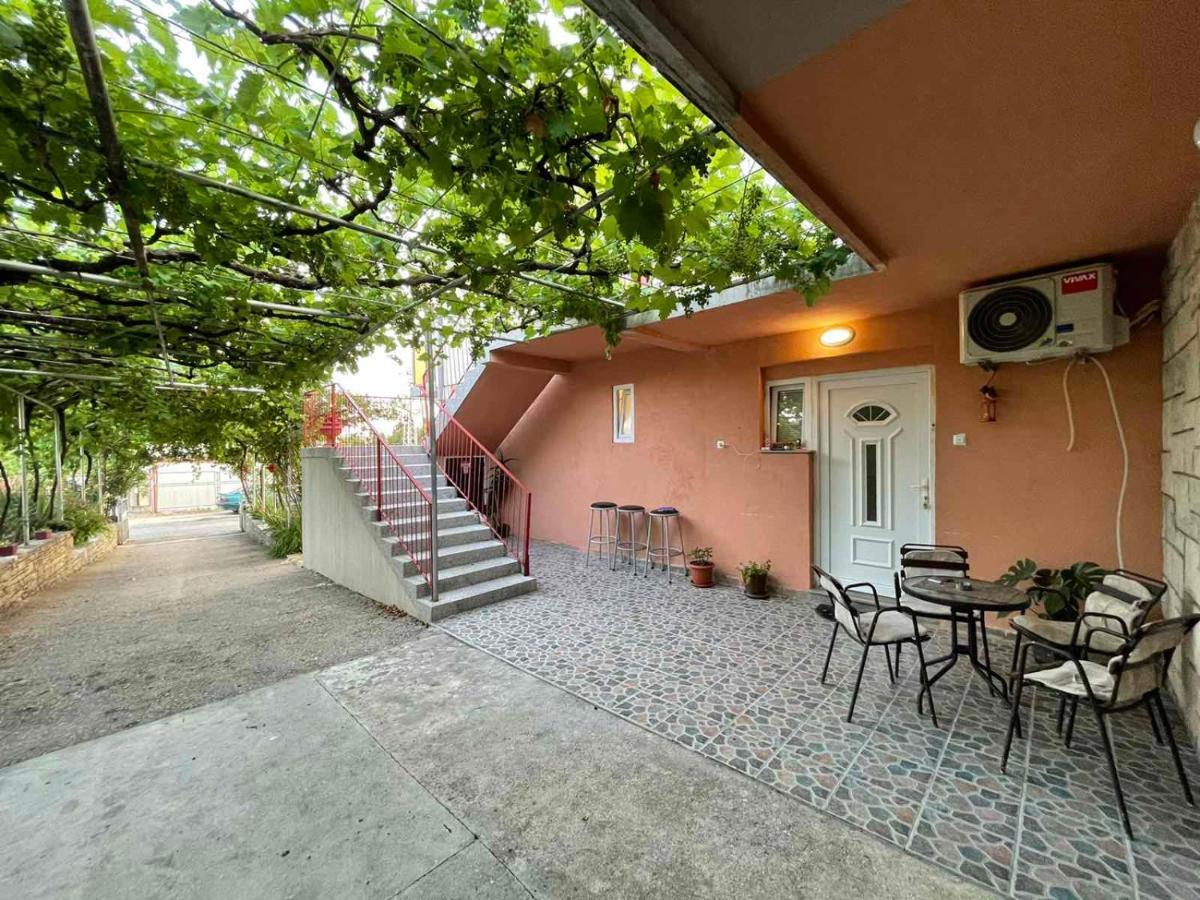 Apartmani Miro Требинье Экстерьер фото